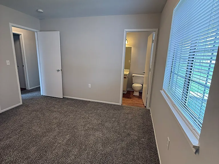 1256 Oxford Manor Ct #1 — Photo 11