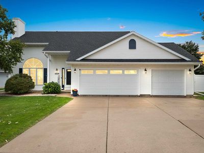 3826 E Ontonagon Ln, Green Bay, WI, 54301