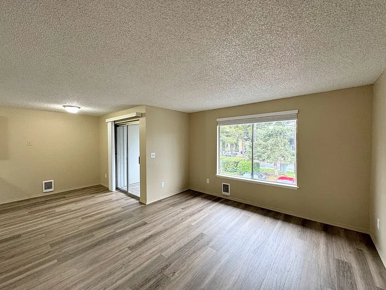 Lincoln Ave Apartments LLC — Photo 2