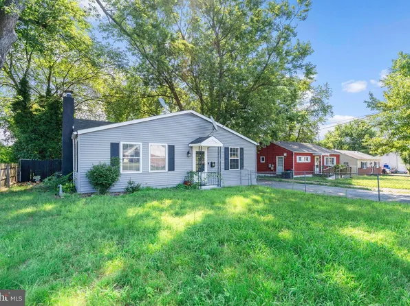 613 Moores Ln, New Castle, DE 19720