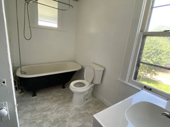 2703 Olive St, Saint Joseph, MO 64507