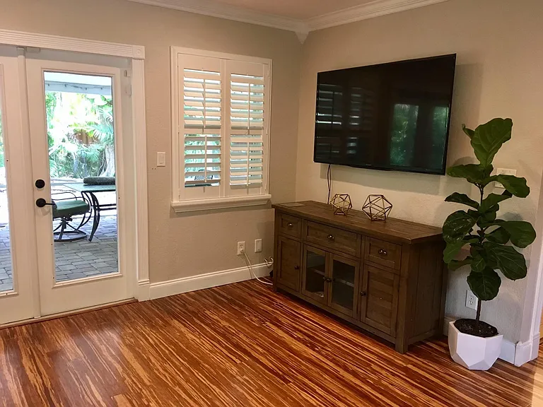 706 SW 13th Ave — Photo 3
