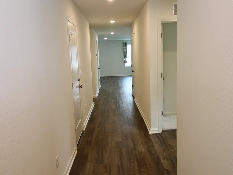 205 Landing Blvd — Photo 2