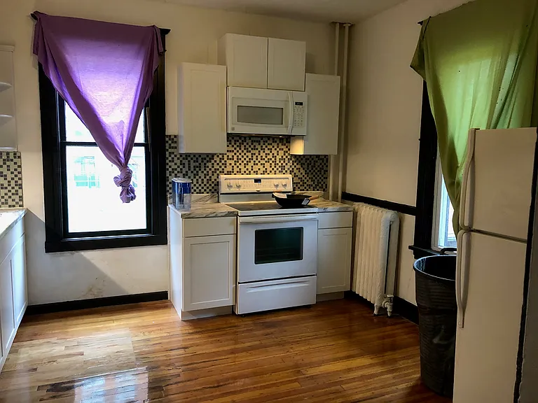 416 Hudson Ave — Photo 6