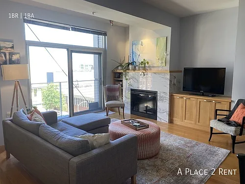 309 W Washington Ave Photo 1