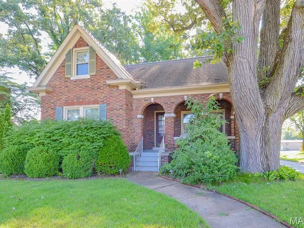 200 Voss Pl, Belleville, IL 62220