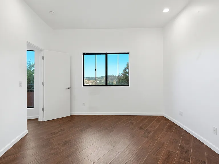 329 Kilkenny Dr — Photo 15