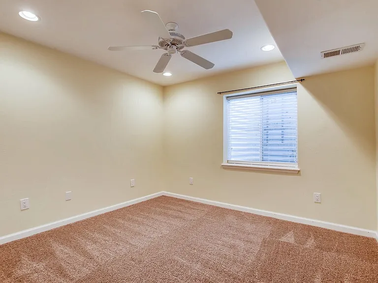 7604 S Quemoy St — Photo 24