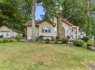 38 Prospect Rd, Livingston, NJ 07039