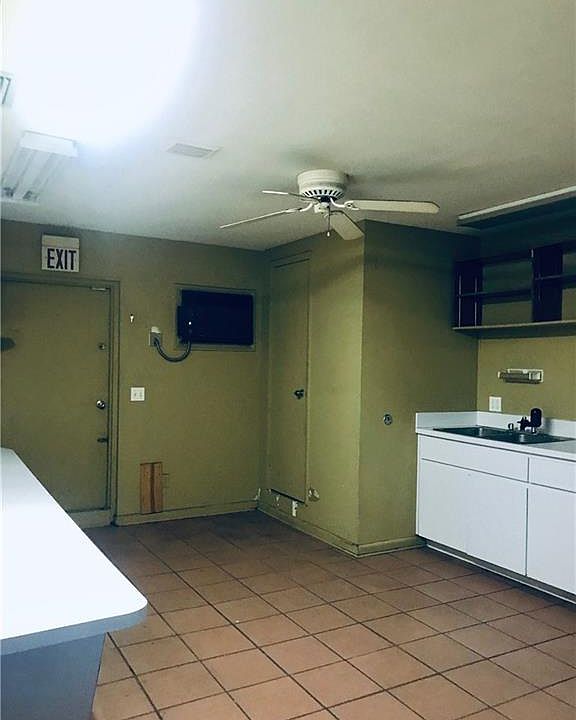 2nd image of 733 N Suncoast Blvd