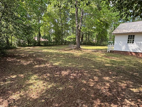 5th image of 355 Summerhill Rd