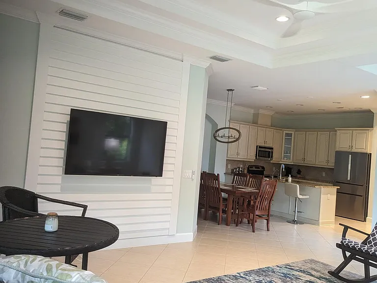 9469 Isla Bella Cir — Photo 22