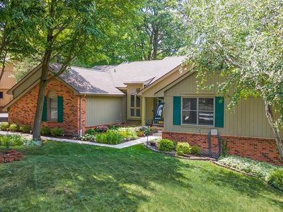6076 Dunmore Dr, West Bloomfield, MI, 48322