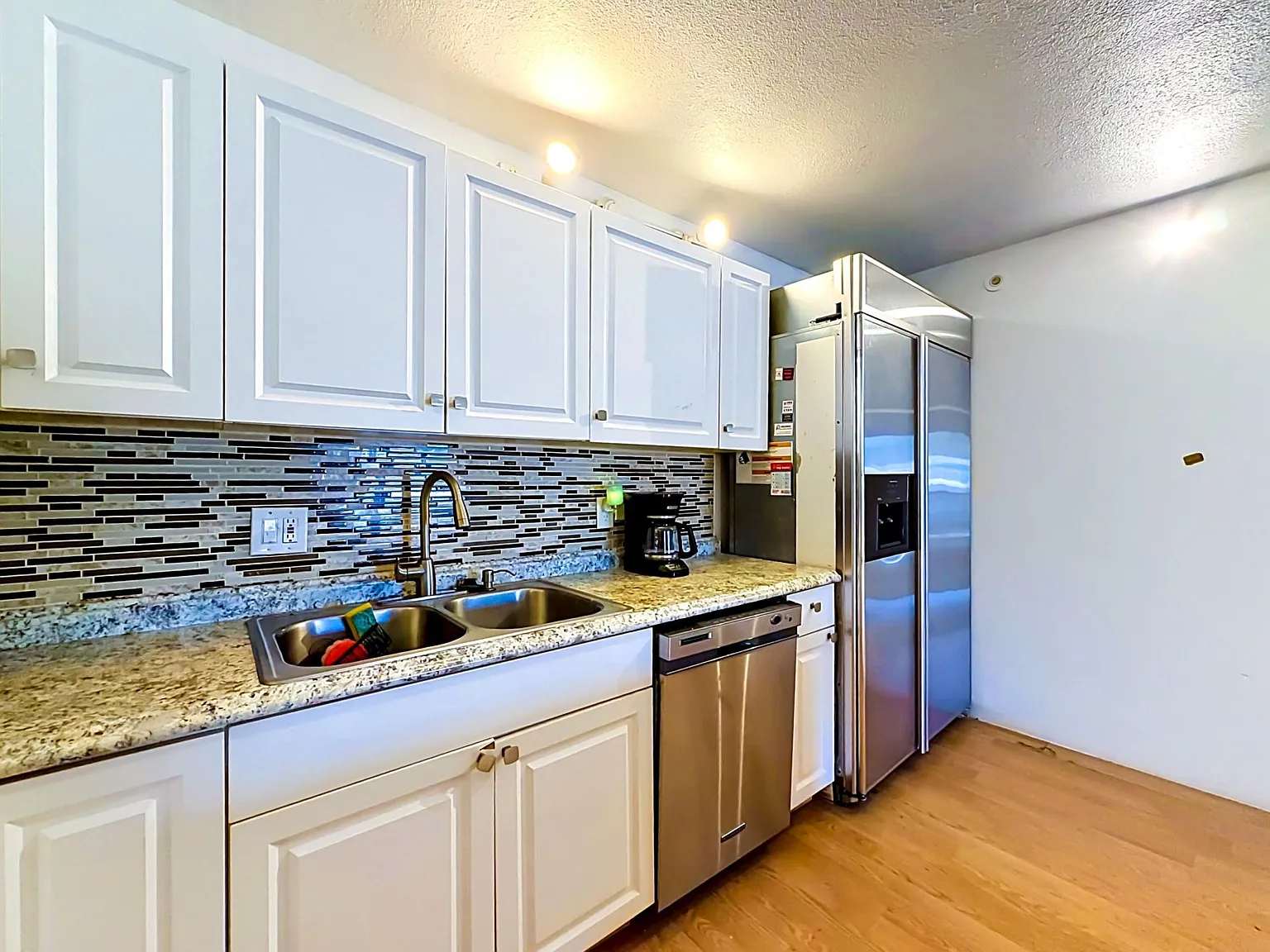 1 bed, 1.0 bath, 1111 sqft, $1,350 — Photo 4