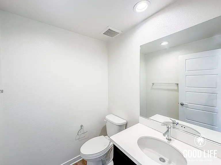 2114 Element Way — Photo 8