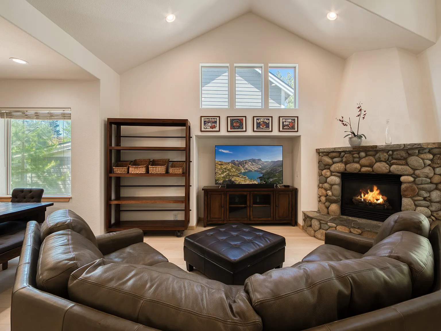 3 bed, 2.5 bath, 1513 sqft, $6,700 — Photo 3