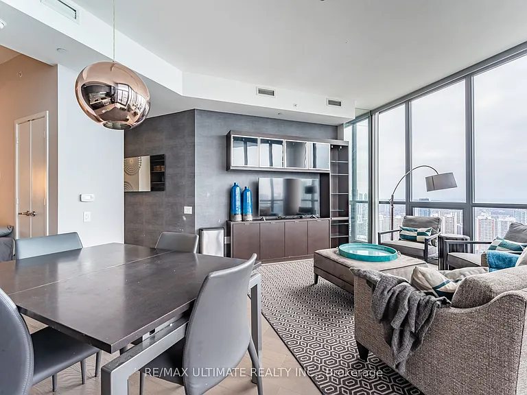 45 Charles St E #5115 — Photo 8