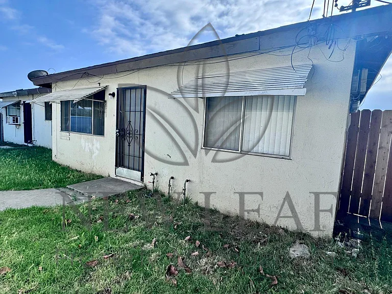 10954 Pipeline Ave #B — Photo 2