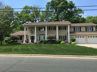 6716 W Shore Dr, Edina, MN 55435