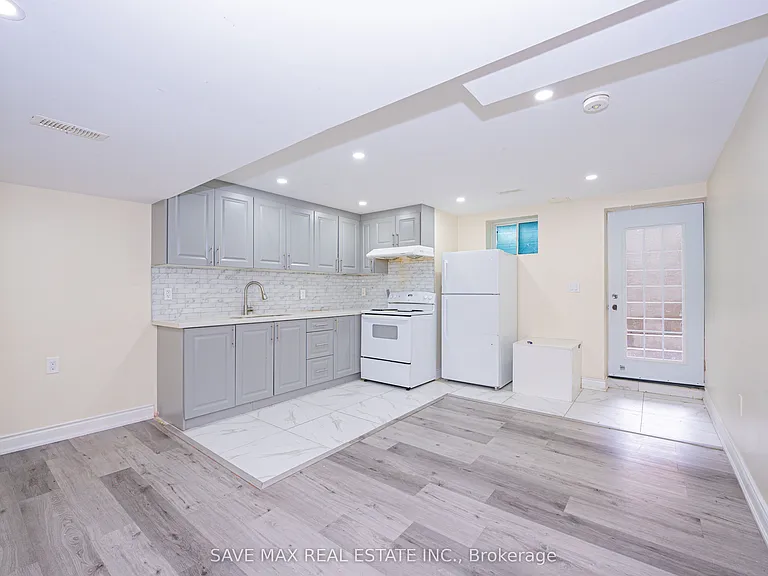 19 Boat St — Photo 9