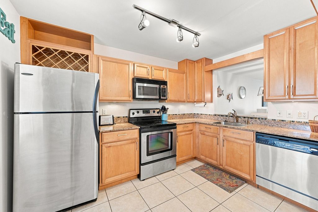 777 S Federal Highway #D204, photo 9