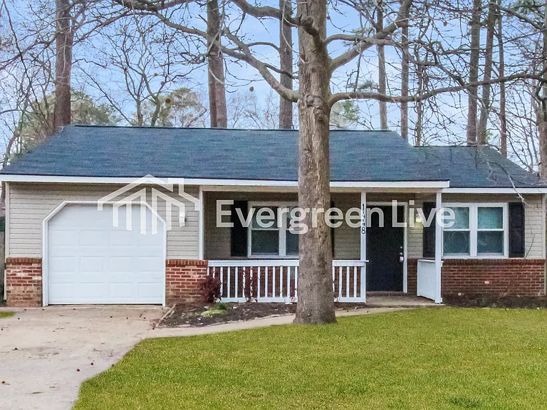 1448 Winslow Ave — Photo 2