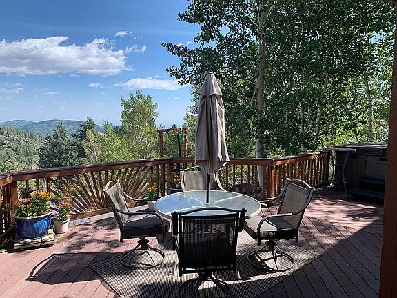 Trex Front Deck w/ Hot Tub