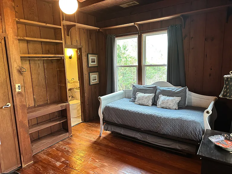 2411 Easy St — Photo 31