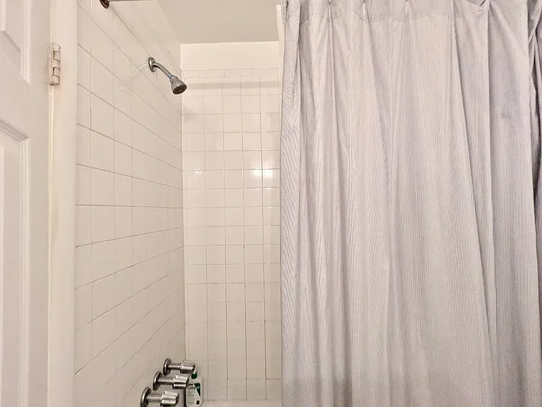 374 2nd St #4 — Photo 8