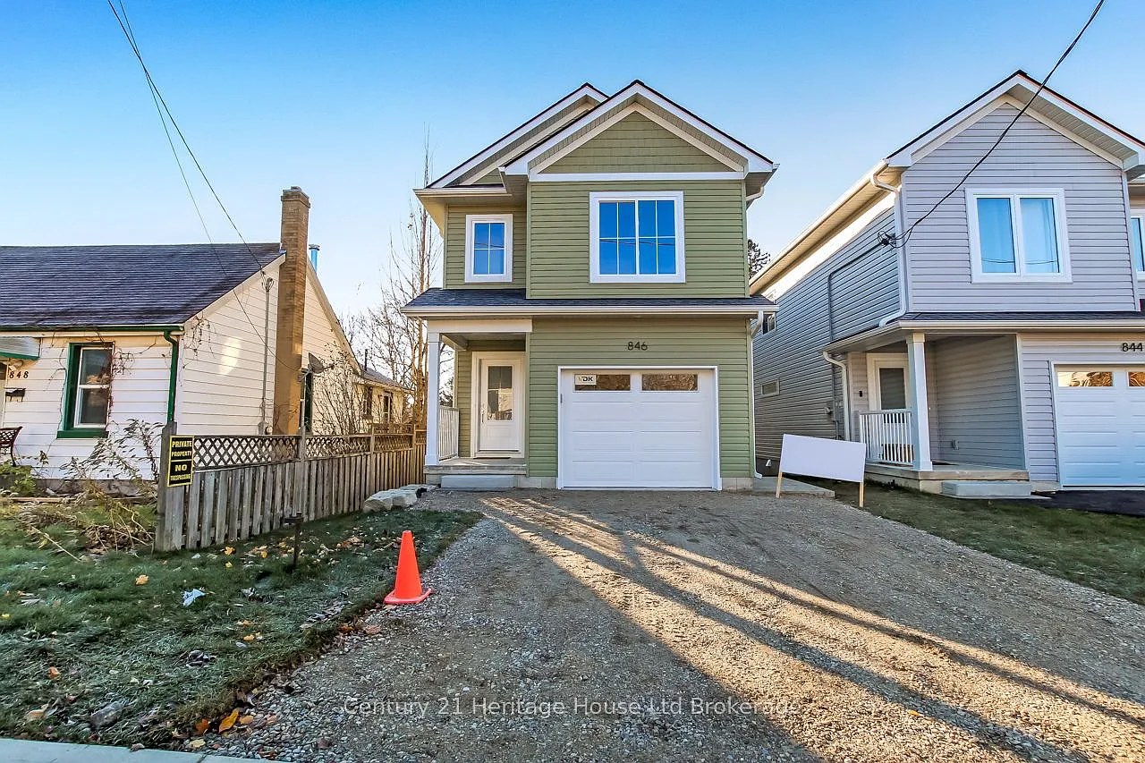 846 Water St photo 1