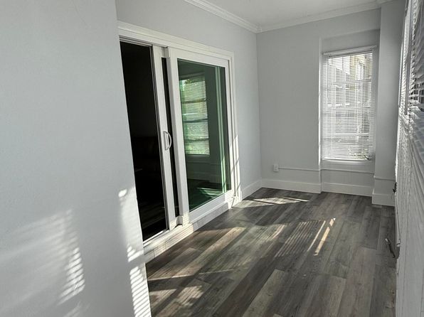 2121 NE 42nd Ct APT 103C
