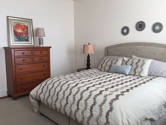 5th image of 429 York St #2D