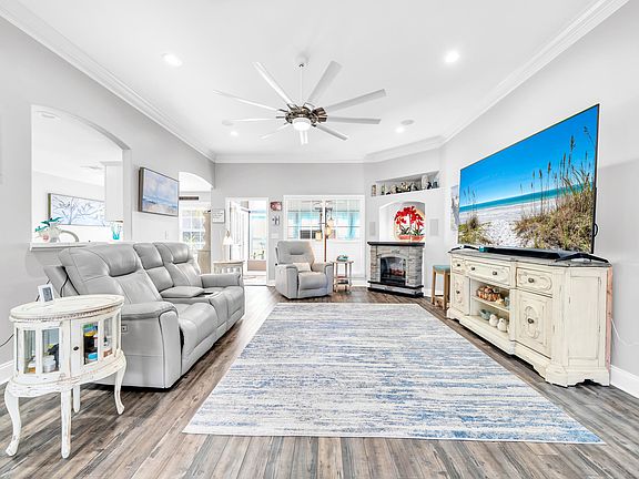 4th image of 705 Forest Shore Dr