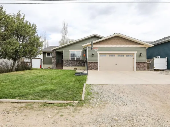 125 S 2a St W, Magrath, AB T0K 1J0