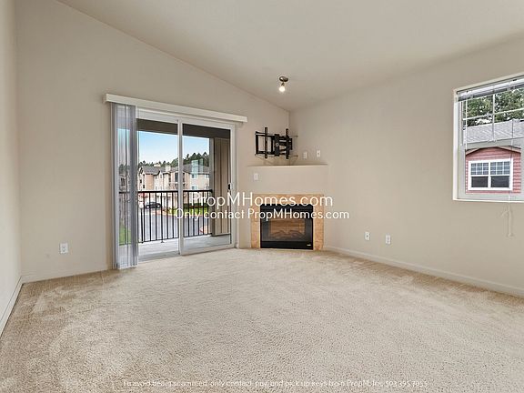 3rd image of 10834 NE Holly St Unit 303