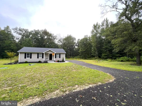 585 Artis Dr, Dover, DE 19901
