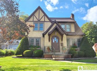 9 Parkway Ave, Silver Creek, NY 14136