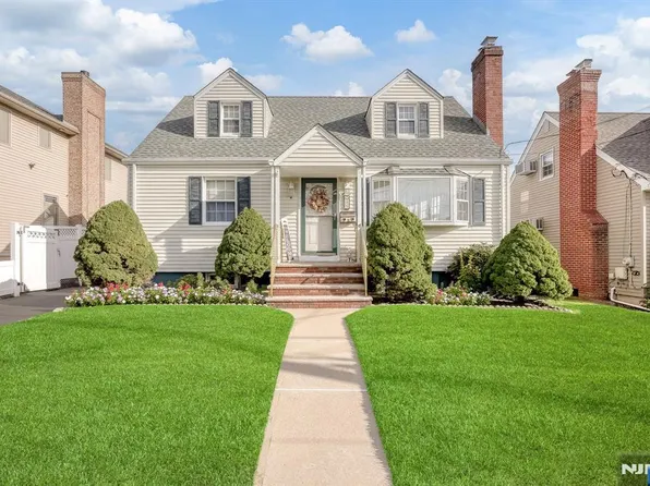 85 Catherine Avenue, Saddle Brook, NJ 07663