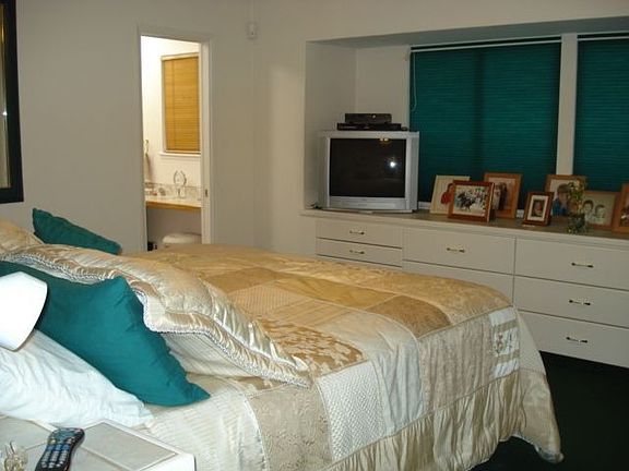 5th image of 4311 Verona Ave