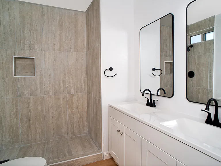 15920 Sherman Way #8 — Photo 10
