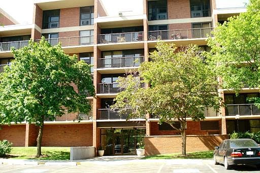 1st image of 2941 S Michigan Ave APT 506