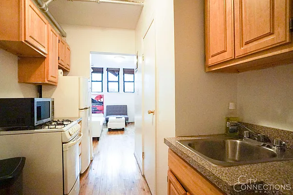 Rented by City Connections Realty | media 12
