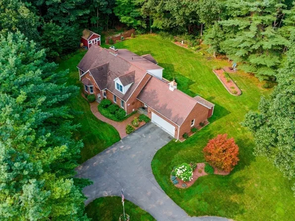 425 Theresa St, Fitchburg, MA 01420