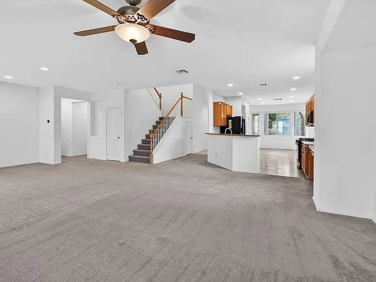 1704 Patrick Thomas Ct — Photo 9