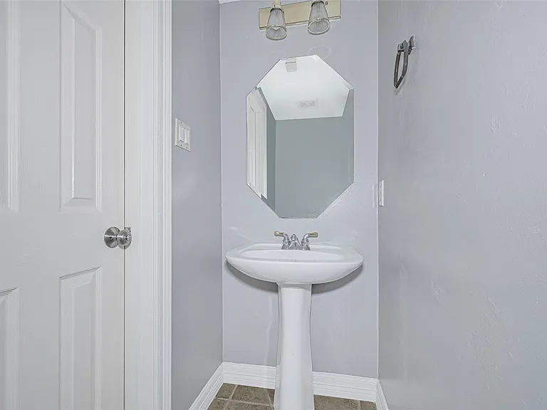 202 Cascade Pines Dr — Photo 16