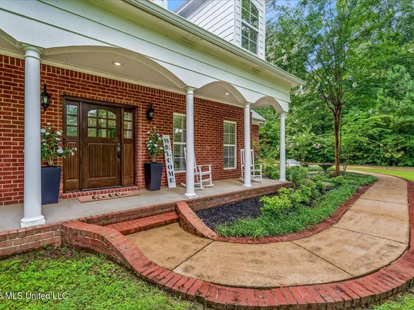 7499 W Ridge Ln, Olive Branch, MS 38654