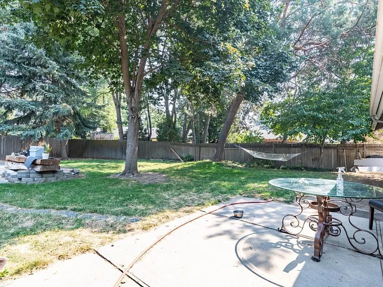 756 N Dogwood Pl — Photo 9