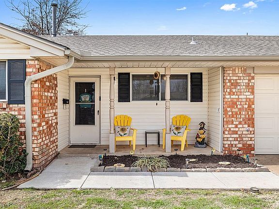 3rd image of 1502 S Miles Ave