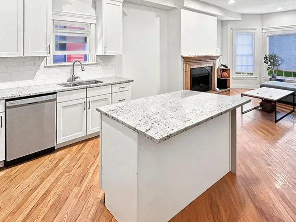 1657 W Wrightwood Ave #1W, Chicago, IL 60614
