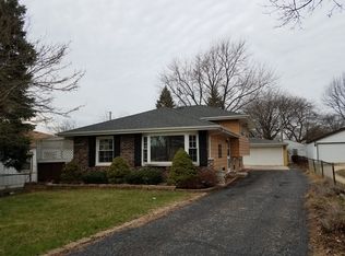 4936 Puffer Rd, Downers Grove, IL 60515